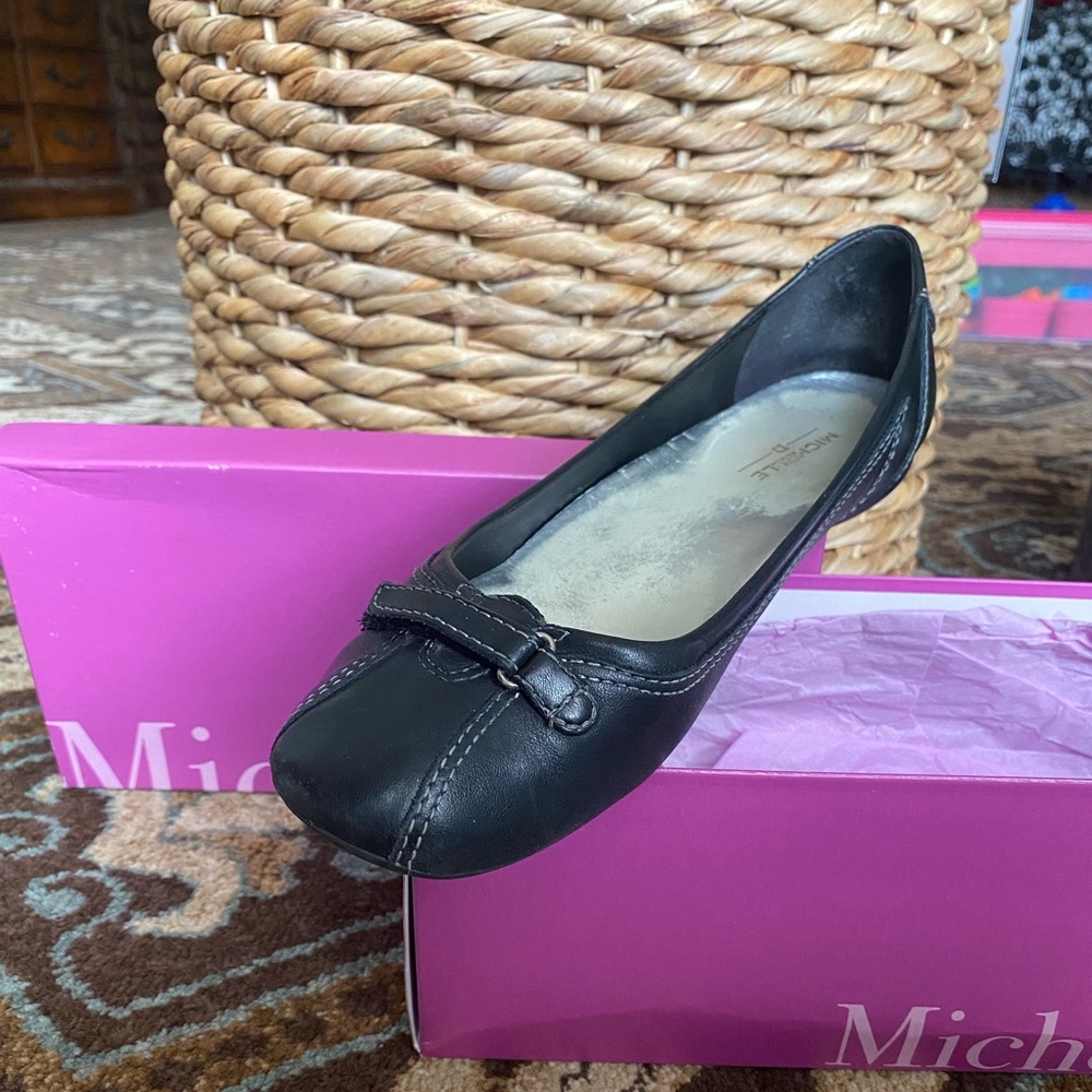 Michelle D Flats